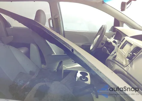 2013 Toyota Sienna Xle V6 8 Passenger из США, поврежденный, VIN 5TDYK3DC0DS382777